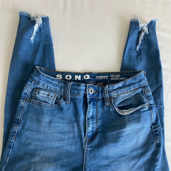 High Rise Skinny Jeans - Picture 3 of 3